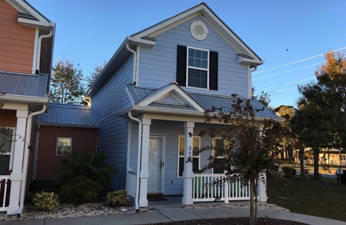 Myrtle Beach Cottage | MRV50, 3-Bedroom Cottage, 2 Blocks To Beach! Free WIFI, Free Parking