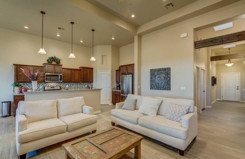 Las Cruces House | MS · Comfortable New Home with Organ Mountain Views!