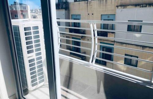 Msida Apartment | Msida Classic Flat 13, close to Valletta, Sliema & Sea