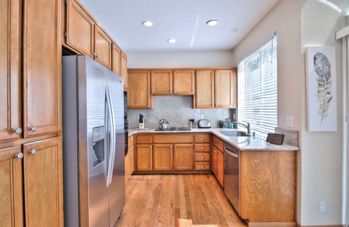 Carmine - Parkmont House | MSP1: 4bd/2.5ba home with easy access to 68O, 1O1, 88O Fwys