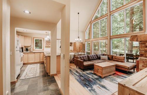 Glacier House | Mt Baker Lodging Cabin 40GS is a Classic NW cabin