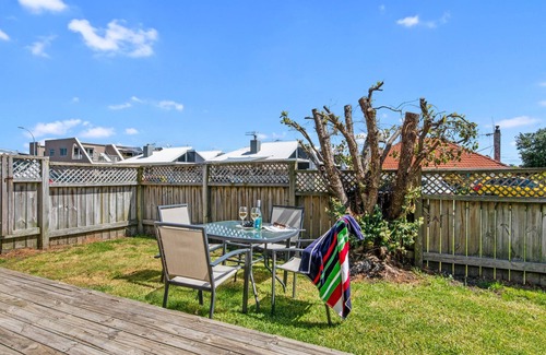 Mount Maunganui Cottage | Mt Beach Retreat - Mt Maunganui Holiday Home
