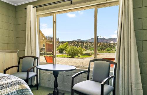 Zion National Park East Entrance Apartment | Mt Carmel Motel close to Zion National Park