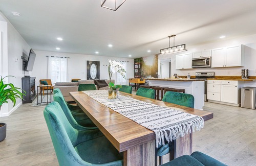 Mount Jackson House | Mt Jackson Home w/Hot Tub ~ 2 Mi to Bryce Resort!