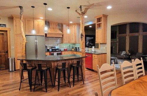 Donnelly Apartment | Mt. Leon Lodge .