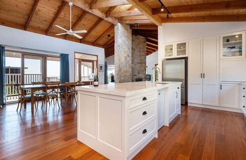 Mornington Peninsula House | Mt Martha Coastal Retreat | Heated Pool & Water Views