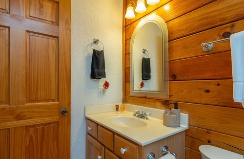 Candler House | Mt. Mitchell Cabin Mountain View