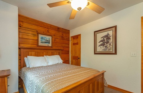 Candler House | Mt. Mitchell Cabin Mountain View