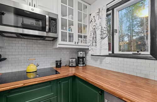 West Dover Apartment | Mt Snow Retreat | Walk to brewery