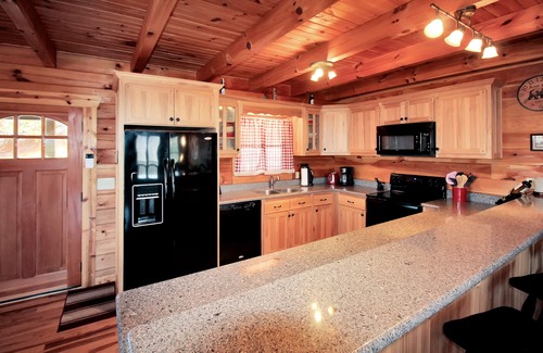 Vein Mountain Cabin | Mtn cabin with views! Short drive to Asheville, Chimney Rock, and Lake James!