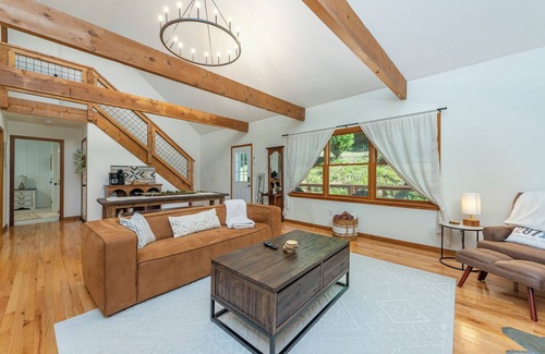Burnsville Cabin | Mtn Cabin with Views, Hot Tub+Grill, Wood Stove, WiFi, Private & Close to Town.