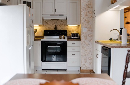 Weaverville Cabin | Mtn. Getaway- Close to Blue Ridge Pkwy (2)