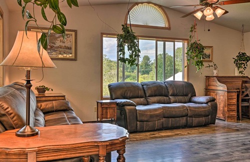 Missoula Condo | Mtn-View Missoula Unit ~ 16 Miles from Snowbowl!
