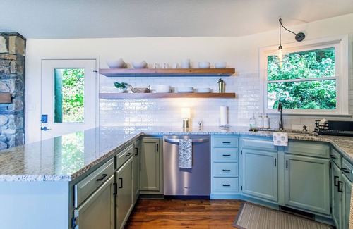 Wolf Laurel House | Mtn View - Pet Friendly- Hot Tub- Firepit-Access the AT via Big Bald Mountain.