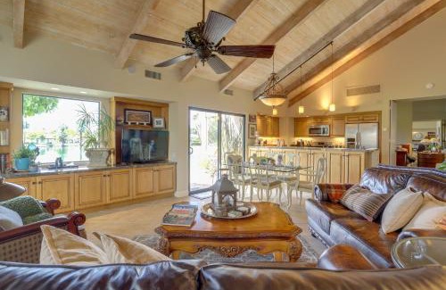 Rancho Mirage Apartment | Mtn-View Rancho Mirage Condo with Lakefront Patio