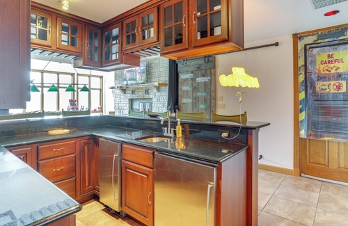 Fairfield Bay House | Mtn-View Shirley Pool House: Pets Welcome!