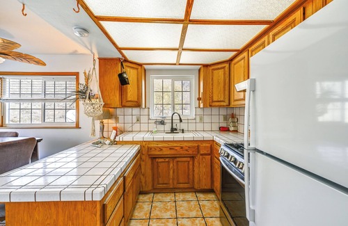 Weldon House | Mtn-View Weldon Home: Walk to Pacific Crest Trail