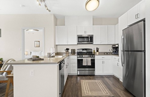 Northwest Reno Apartment | Mtn. Views, Pool, & HotTub | Luxury Northwest