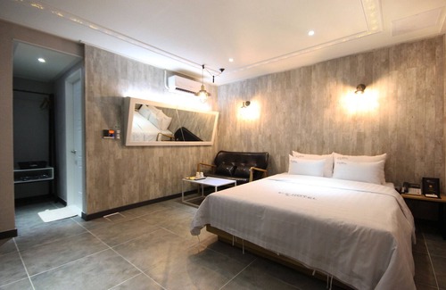 Muan Hotel | Muan Namak Oneul Hotel