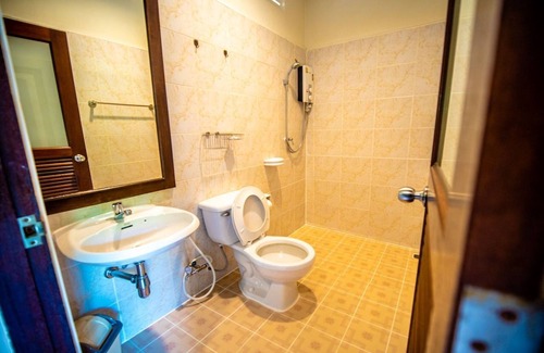 Cherngtalay Hotel | Muchshima House
