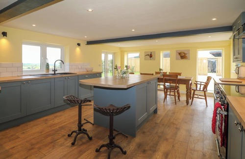 Black Torrington Cottage | MUDDY UDDERS DAIRY, pet friendly, with a garden in Halwill Junction