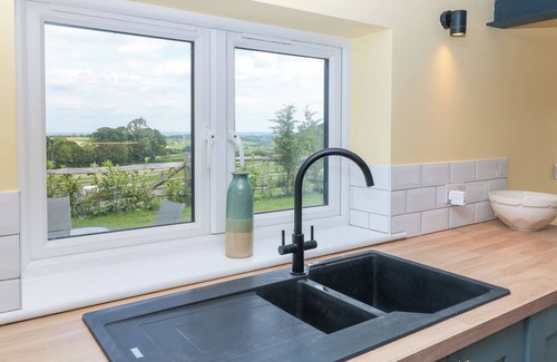 Black Torrington Cottage | MUDDY UDDERS DAIRY, pet friendly, with a garden in Halwill Junction