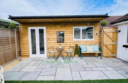 Christchurch Apartment | Mudeford Gem Accommdation