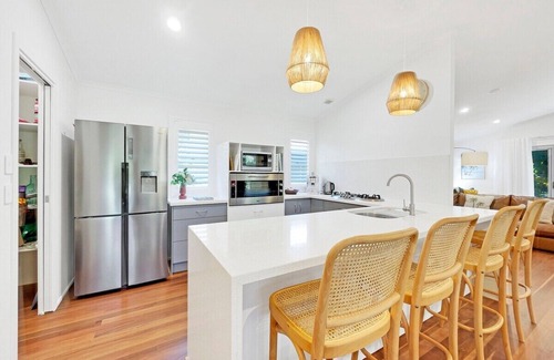 Mudjimba House | Mudjimba Beach Haven - 2 min walk to water!