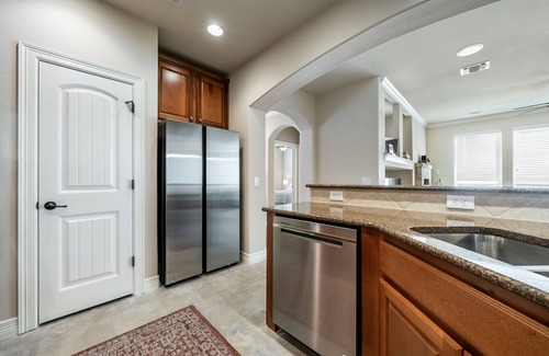 Mueller House | @ Mueller! Charming One-Story 3/3 Home Central Austin