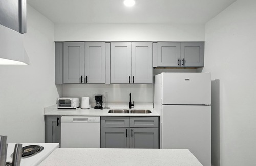 Windsor Park Apartment | Muelller Flats 1613 I Spacious 1 Bed 1 Bath
