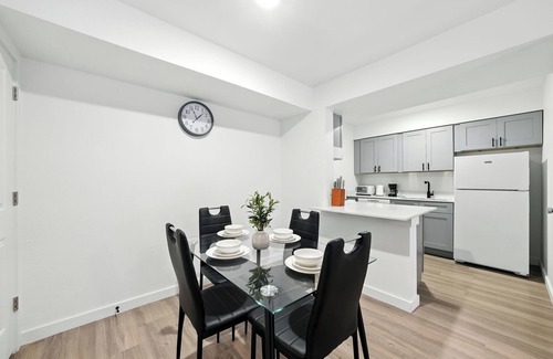 Windsor Park Apartment | Muelller Flats 1613 I Spacious 1 Bed 1 Bath