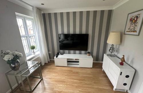 Trafford Villa | MUFC & Trafford Centre Townhouse 4 BR FREE Parking