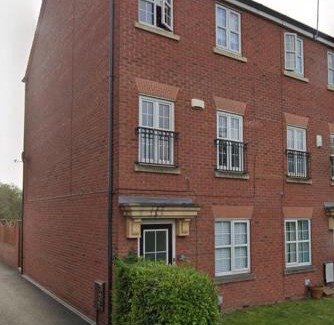 Trafford Villa | MUFC & Trafford Centre Townhouse 4 BR FREE Parking