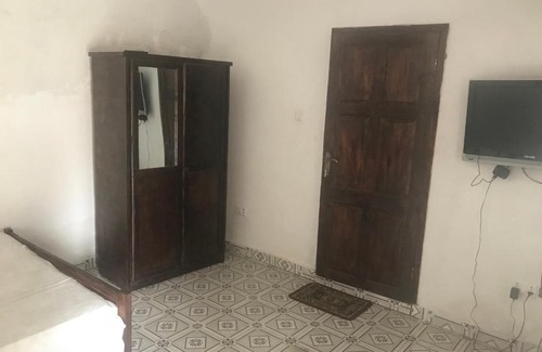 Serrekunda House | Muhammadan’s Residence & Restaurant