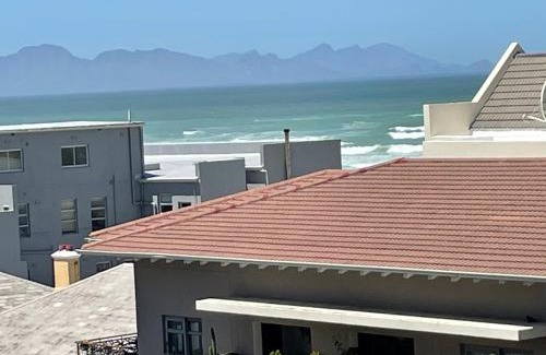 Muizenberg Apartment | Muizenberg-Melrose Village