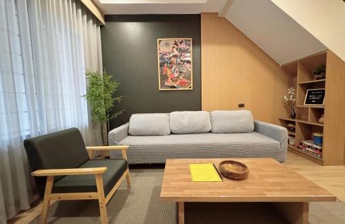 San Antonio Villa | MUJI TOWNHOUSE SUITE in Central Makati BILLIARDS, KTV