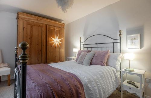 Upper Oddington House | Mulberries