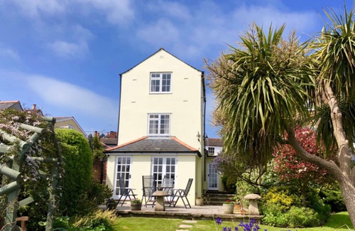 Cowes Apartment | Mulberry Cottage Coastal Holiday Home