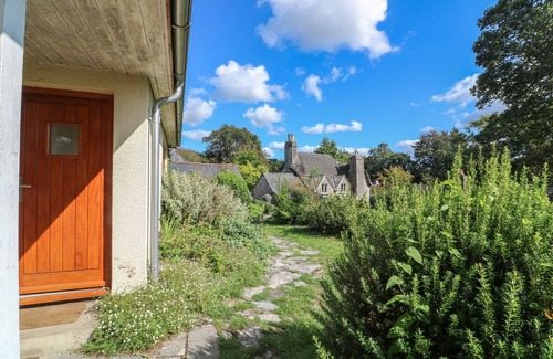 Totnes Cottage | MULBERRY COTTAGE, pet friendly, country holiday cottage in Dartington