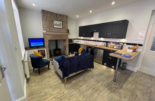 Walsden House | Mulberry Court At Hollins Mount - 174 Hollins Rd