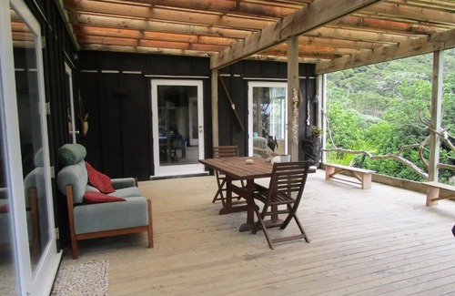 Tryphena Bed & Breakfast | Mulberry Grove Retreat