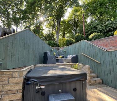 Morpeth House | Mulberry House - Morpeth Town Centre - Hot Tub