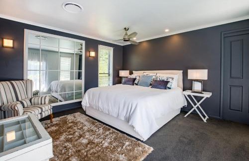 Berry House | Mulberry House - Pet Friendly with Swimming Pool