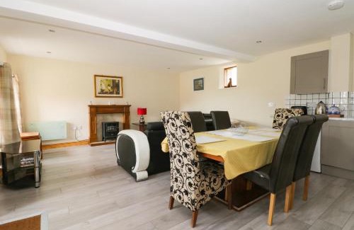 Tunstall House | Mulberry Manor