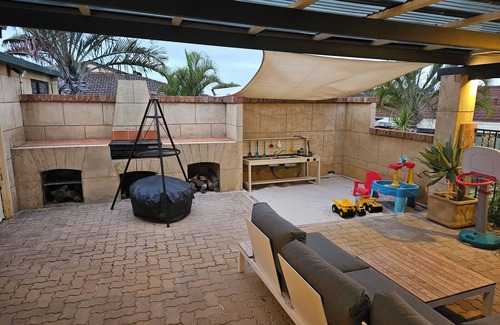 Mullaloo House | Mullaloo Family Entertainer