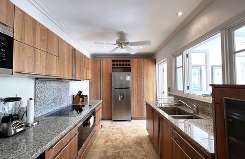 Mullins House | Mullins Bay 4 bed townhouse across from beach TH14