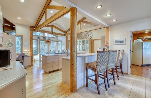 Freeland House | Multi-family waterfront home with amazing views, deck space & garden