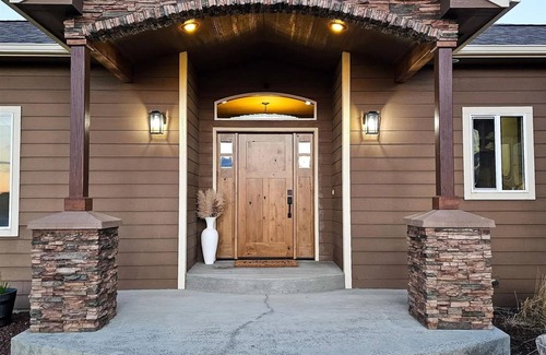 Lewiston House | Multifamily 6 bed 3 bath home with fun for everyone!