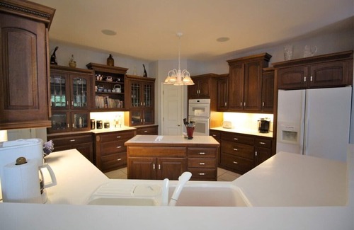 Cadiz House | MULTIFAMILY - PERFECT FOR FAMILY REUNION FOR HOLIDAYS -Pool Table nPing Pong