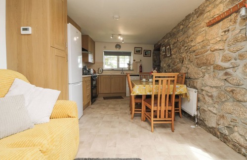 Liskeard Cottage | MUM'S COTTAGE, pet friendly, character holiday cottage in Upton Cross